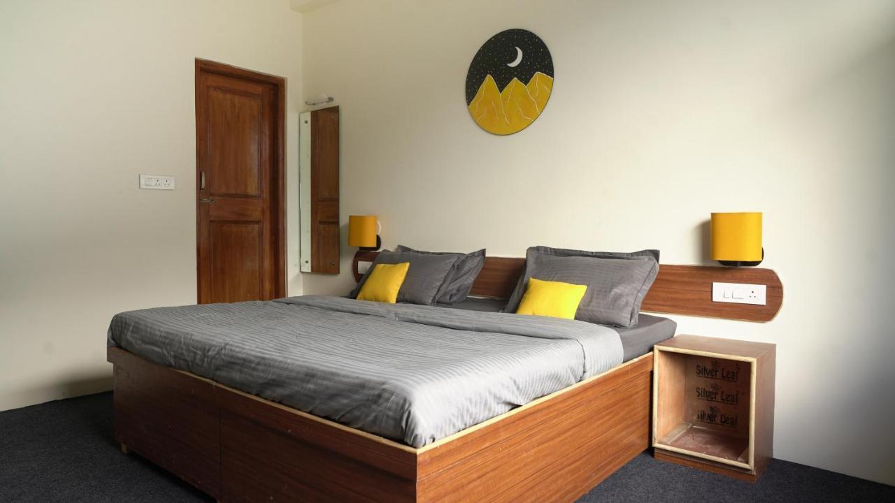 Firefly Hostel Manali  Bagian luar foto