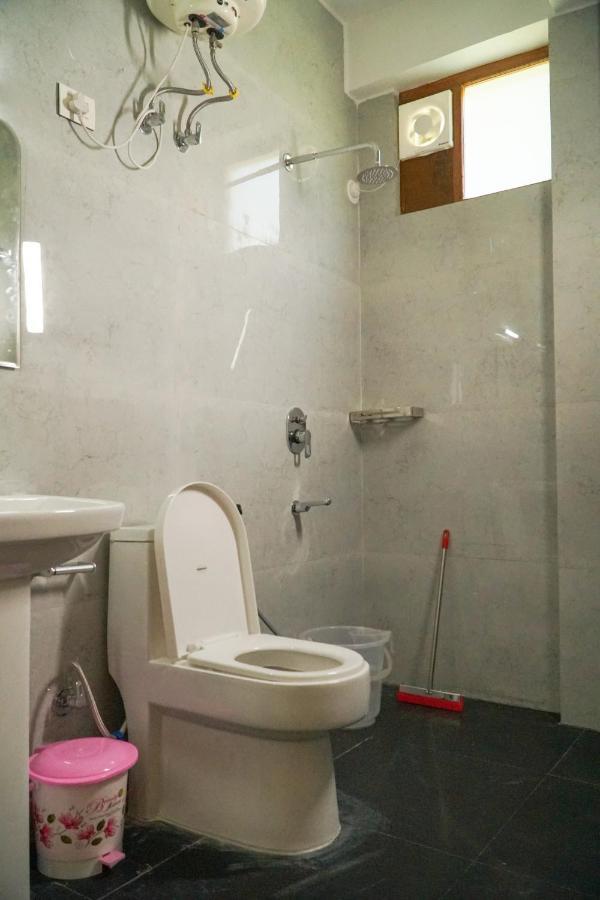 Firefly Hostel Manali  Bagian luar foto