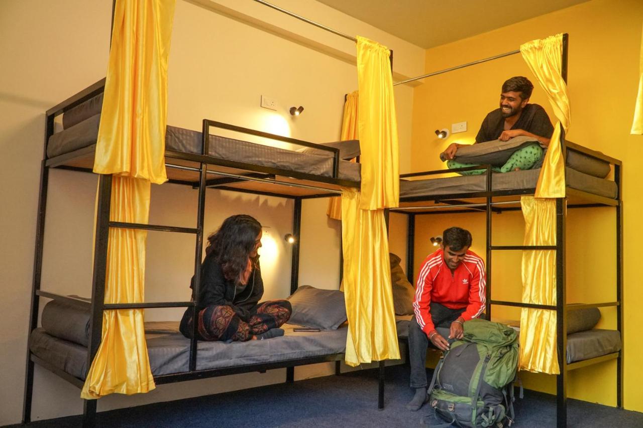 Firefly Hostel Manali  Bagian luar foto
